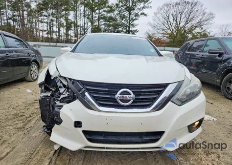 2016 Nissan Altima 2.5 z USA, uszkodzony, nr VIN 1N4AL3AP5GC130024